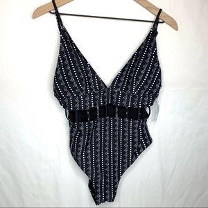 Cupshe black and white one piece swimsuit XL